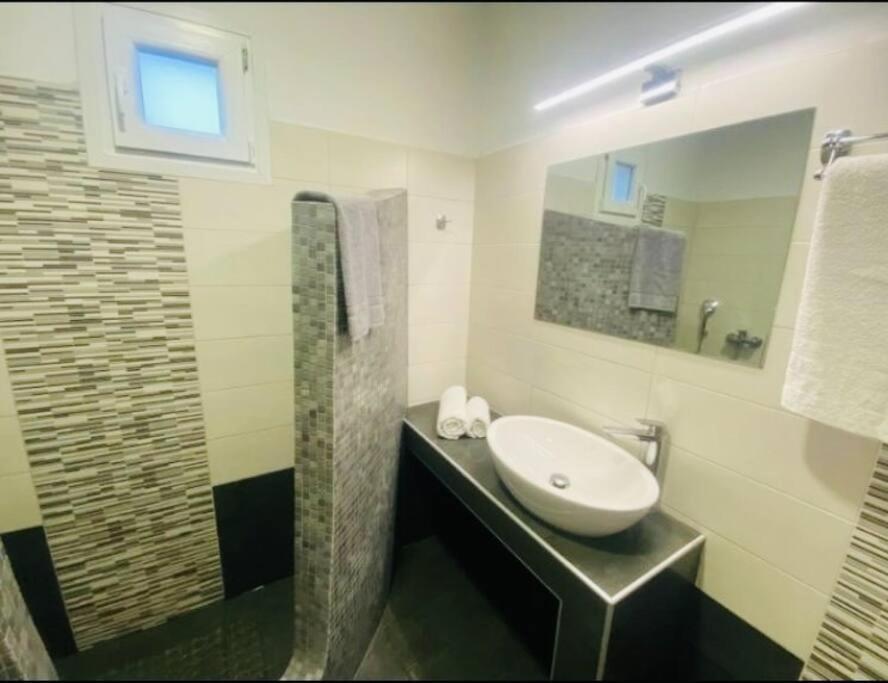 Sea Sound Perivolos Holiday home *